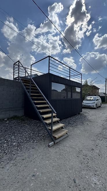 монолитный дом: Модульное здание с эксплуатируемой кровлей и наружной лестницей для — 2