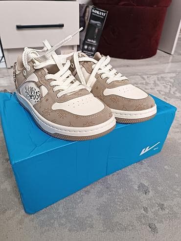 stan smith: Мужские кроссовки, 39, Новый, цвет - Бежевый, Самовывоз — 1