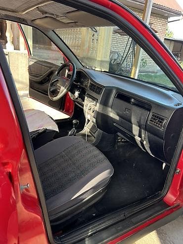 Транспорт: Volkswagen Vento: 1994 г., 1.8 л, Механика, Бензин — 7