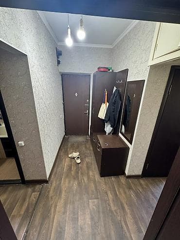 сдаю дом квартира: Сдаю детскую комнату в 3-комнатной квартире 📍10 мкр 20 000 сом — 4