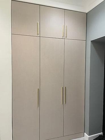 столики для кормления: Корпусная мебель на заказ в современном минималистичном стиле. - — 1