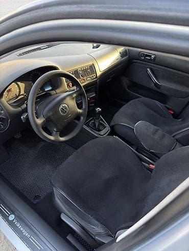 Volkswagen Golf: 1998 г., 1.6 л, Механика, Бензин, Хэтчбэк — 8