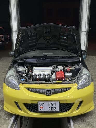 задний стопы: Сатылат 
Фит 2002 1.5 vtec — 5