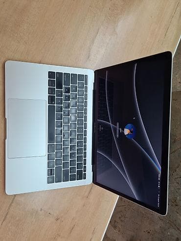 macbook 2018: Для программирования, Б/у, Intel Core i5, ОЗУ, RAM: 8 ГБ — 2