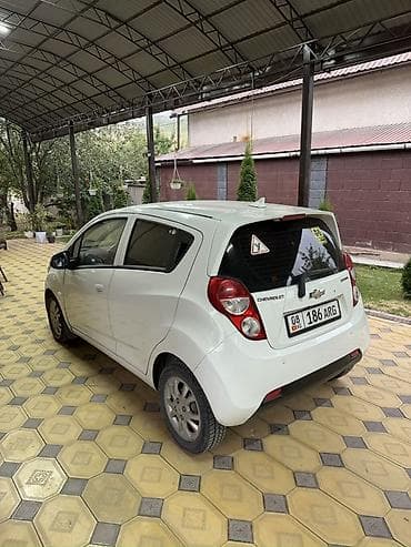 Транспорт: Chevrolet Spark: 2015 г., 0.1 л, Автомат, Бензин, Хэтчбэк — 4