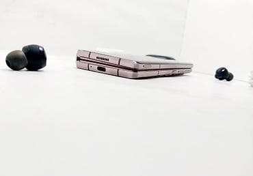 note 21 ultra: Samsung Galaxy Fold 2, Б/у, 256 ГБ, цвет - Золотой, 1 SIM, 2 SIM — 2