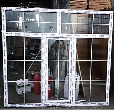 Пластиковые окна с декоративной раскладкой (имитация шпросов) -