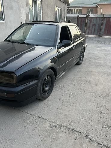 mers 817: Volkswagen Vento: 1992 г., 2 л, Механика, Бензин, Седан — 2