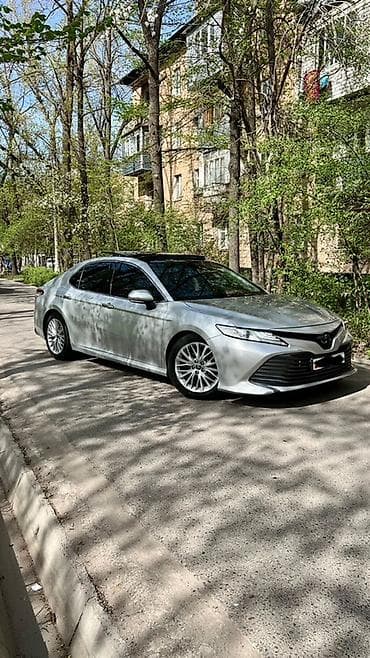 Toyota Camry: 2018 г., 2.5 л, Автомат, Бензин, Седан