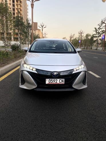 авто заратка: Toyota Prius: 2020 г., 1.8 л, Вариатор, Гибрид, Седан — 2