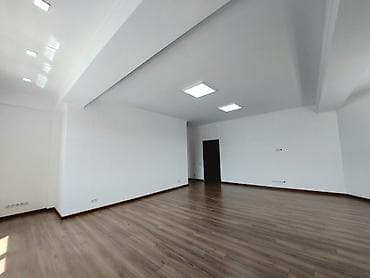 Аренда офисов, 320 м², В торговом центре, С видом на горы, 1 линия, С отдельной кухней — 8