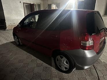 Honda Jazz: 2005 г., 1.3 л, Вариатор, Бензин, Хэтчбэк — 4