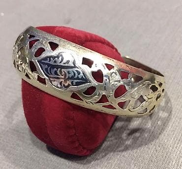 honor bend: Серебряный браслет с позолотой с ажурным орнаментом. В центре браслета — 6