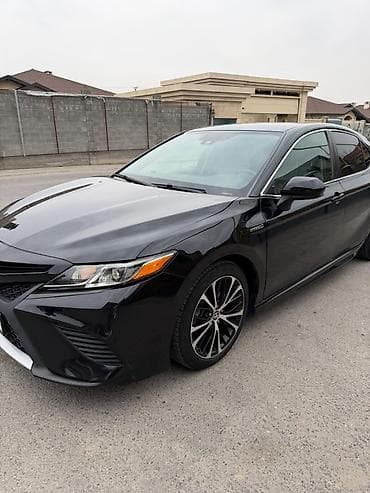 чк тай: Toyota Camry Hybrid, седан, черный цвет кузова.Марка: Toyota Camry 70 — 2