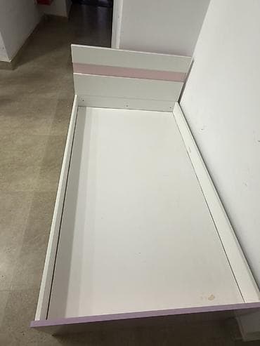 чонташ: Односпальная кровать, Б/у, Каркас без матраса, длина - 190 см — 1