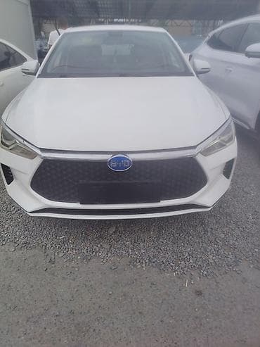 BYD E2: 2021 г., 1 л, Автомат, Электромобиль, Седан