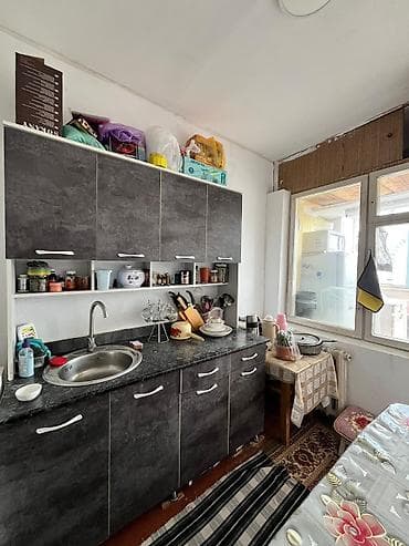 квартира на караколе: 3 комнаты, 56 м², 106 серия, 4 этаж, Косметический ремонт — 5