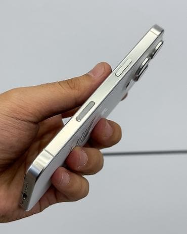 microsoft surface: IPhone 16 Pro, Б/у, 256 ГБ, White Titanium, Защитное стекло, Чехол, В рассрочку, 73 % — 5