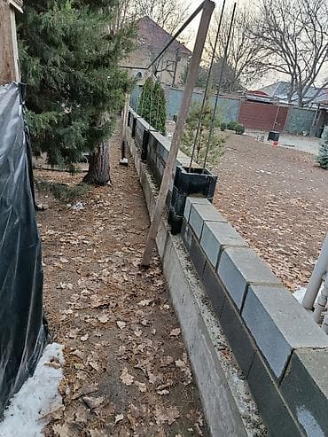 Блоки для строительства забора/стены из вибропрессованного шлакоблока at lalafo.kg Блоки для строительства забора/стены из вибропрессованного шлакоблока