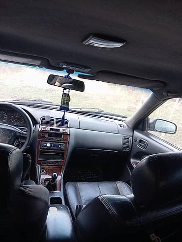 Nissan Maxima: 1997 г., 2 л, Механика, Бензин, Седан — 3