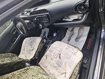 priora 2: Toyota Prius: 2015 г., 1.5 л, Автомат, Гибрид, Хэтчбэк — 4