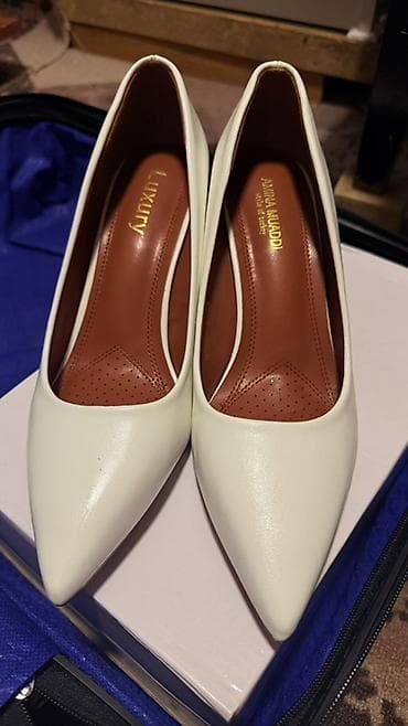 зонт трость: Туфли, 39, Amina Muaddi, Новый, цвет - Белый — 1