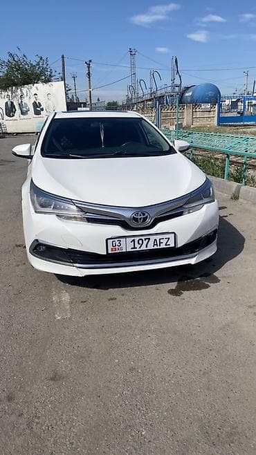 Toyota Corolla: 2019 г., 1.8 л, Гибрид, Седан