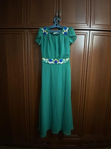 dr martins: Платье вечернее RED ARAX, размер 36. - Цвет: изумрудный. - Длина — 1