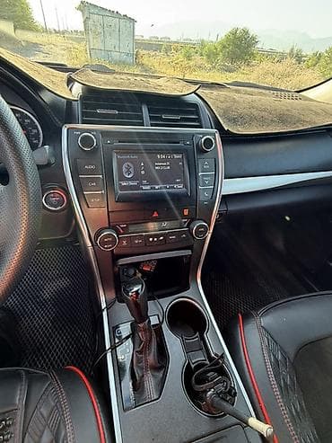 Toyota Camry: 2015 г., 2.5 л, Вариатор, Гибрид, Седан — 5