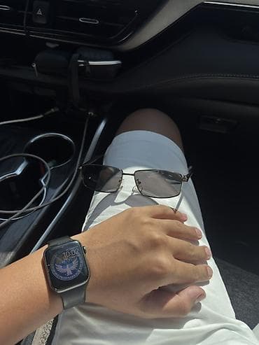 Смарт‑часы Apple Watch (серия с прямоугольным дисплеем и закруглёнными