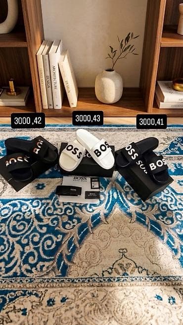 босс: Сланцы BOSS (Hugo Boss) с крупным логотипом на ремне. все абсолютно — 1