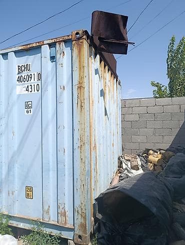 Контейнер сатылат узуну 6м ичинде полкалары менен. Баасы 80 000сом