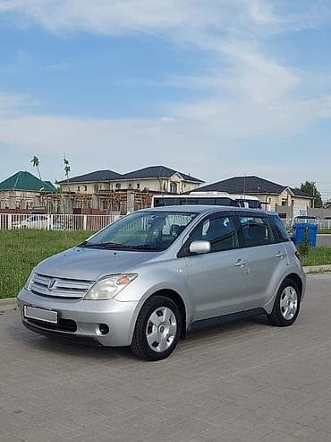 Toyota Ist: 2004 г., 1.3 л, Автомат, Бензин, Хетчбек