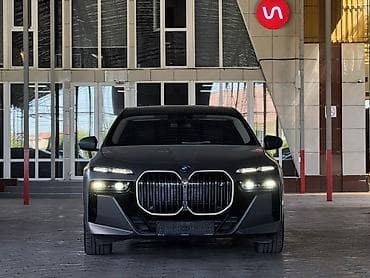 колонка для авто: BMW i7: 2023 г., Электромобиль, Седан — 1
