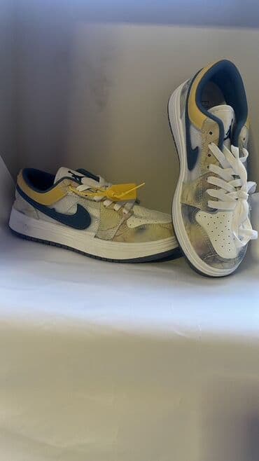 nike react: Кроссовки с низким профилем и ярким дизайном. Верх выполнен из — 2