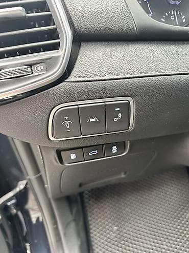 Транспорт: Hyundai Grandeur: 2018 г., 2.4 л, Автомат, Гибрид, Седан — 9