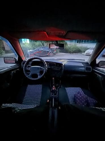 неделю: Volkswagen Golf: 1994 г., 1.8 л, Механика, Бензин, Хэтчбэк — 6