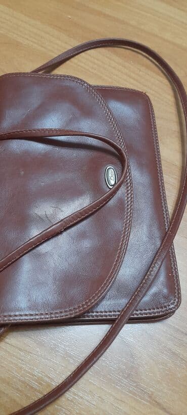 у настоящей женщины должна быть сумка из италии: Продаю кож.Итальянскую сумочку.Состояние идеальное.Размеры15 /20 — 4