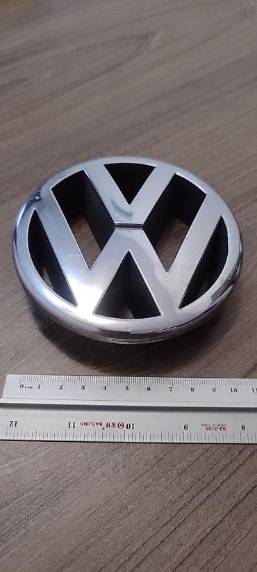 панель ваз: Решетка радиатора Volkswagen 2001 г., Б/у, Оригинал — 1