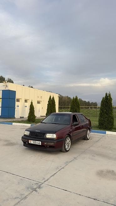 Volkswagen Vento: 1994 г., Седан — 5