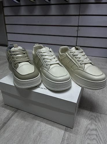 nike react: Женские кроссовки PERUGIA/LoLa Andy в нейтральной гамме (молочный — 1