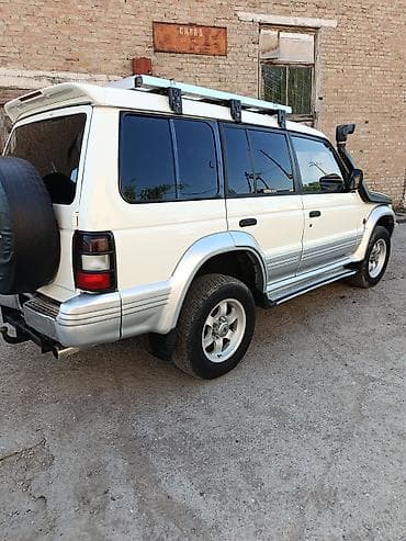 Mitsubishi Pajero: 1993 г., Ручные, Бензин, Внедорожник