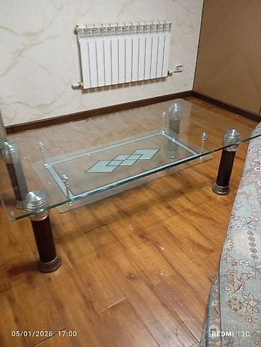 Шкафтар: Зал үчүн үстөл, Колдонулган, Бүктөө эмес, Тик бурчтуу — 1