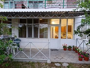 на берегу: Сдаётся комната у берега (20 метров) городского пляжа г. Чолпон-Ата — 7