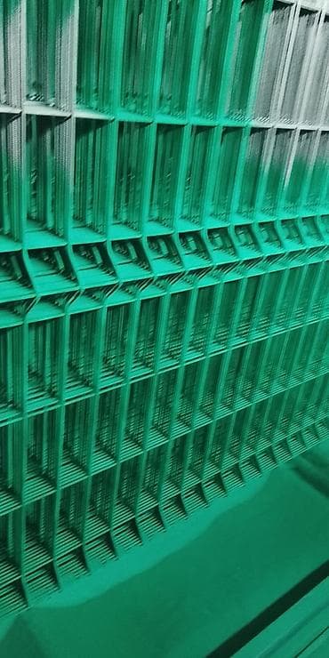 Сварные 3D панельные секции ограждения - Материал: стальная проволока