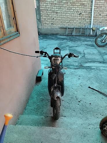 Транспорт: Скутер/мопед городского типа. Основные характеристики и оснащение: - — 1
