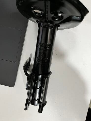 sxm10: Передний амортизатор Toyota 2001 г., Новый — 3