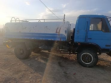 эвакуаторы грузовой: Автоцистерна (вакуумная/водовоз) - Шасси: капотный грузовик, 2 оси — 5