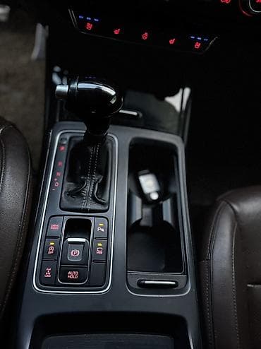 Транспорт: Kia Sorento: 2018 г., 2 л, Автомат, Дизель, Кроссовер — 8