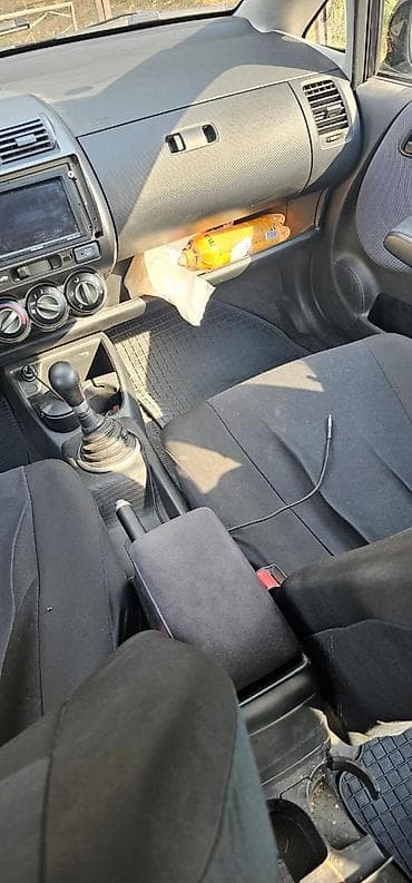 Продажа авто: Honda Jazz: 2002 г., 1.3 л, Механика, Бензин, Хэтчбэк — 5